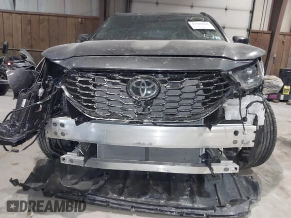 ✅ 2024 Toyota Highlander LE • VIN: 5TDKDRBH2RS528556 • Лот: 41428628. Опубликован ранее на IAAI с пробегом 12 935 миль. Бесплатный доступ к архиву аукционных продаж из США и подробный отчёт об истории автомобиля на DreamBid. Изображение 6.