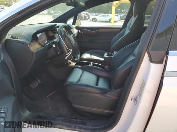 ✅ 2020 Tesla Model X Long Range • VIN: 5YJXCAE20LF231556 • Лот: 67384045. Опубликован ранее на Copart с пробегом 83 660 миль. Бесплатный доступ к архиву аукционных продаж из США и подробный отчёт об истории автомобиля на DreamBid. Изображение 7.