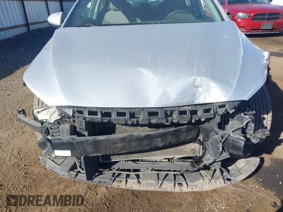 ✅ 2017 Hyundai Elantra SE • VIN: 5NPD74LF3HH200650 • Lot: 43357453. Listed on IAAI with 90,026 mi. Free auction sales archive from the USA and detailed vehicle history report at DreamBid. Image 14.