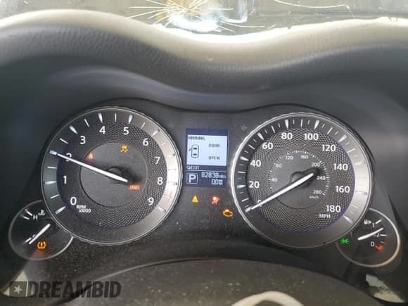 ✅ 2018 Infiniti Q70 Luxe • VIN: JN1BY1AP0JM180032 • Lot: 58372125. Wystawiony na Copart z przebiegiem 82 838 mil. Bezpłatny archiwum sprzedaży aukcyjnych z USA i szczegółowy raport historii pojazdu na DreamBid. Zdjęcie 9.