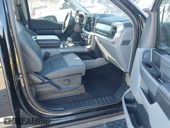 ✅ 2023 Ford F-150 Lightning Pro • VIN: 1FTVW1EL8PWG28909 • Лот: 43019707. Опубликован ранее на IAAI с пробегом 54 759 миль. Бесплатный доступ к архиву аукционных продаж из США и подробный отчёт об истории автомобиля на DreamBid. Изображение 5.