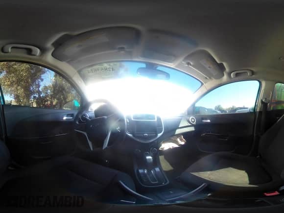 2020 Chevrolet Sonic LT z VIN 1G1JD6SB9L4101926, wystawiony jako IAAI lot #42853614 z przebiegiem 71 732 mil mil oraz . Historia ofert i sprzedaży dostępna na DreamBid. Obrazek 18.