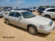 ✅ 2006 Lincoln Town Car Signature • VIN: 1LNHM81V66Y640509 • Lot: 59220805. Wystawiony na Copart z przebiegiem 352 029 mil. Bezpłatny archiwum sprzedaży aukcyjnych z USA i szczegółowy raport historii pojazdu na DreamBid. Zdjęcie 4.