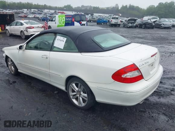 ✅ 2009 Mercedes-Benz CLK 350 • VIN: WDBTK56F89T103600 • Лот: 42516556. Опубликован ранее на IAAI с пробегом 91 527 миль. Бесплатный доступ к архиву аукционных продаж из США и подробный отчёт об истории автомобиля на DreamBid. Изображение 3.