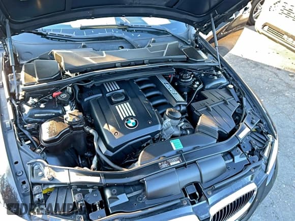 ✅ 2007 BMW 3 Series 328i • VIN: WBAWB335X7PV70714 • Lot: 94824665. Wystawiony na Copart z przebiegiem 104 990 mil. Bezpłatny archiwum sprzedaży aukcyjnych z USA i szczegółowy raport historii pojazdu na DreamBid. Zdjęcie 7.