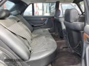 ✅ 1987 Mercedes-Benz 560 • VIN: WDBCA39D4HA360359 • Lot: 80772324. Wystawiony na Copart z przebiegiem 203 669 mil. Bezpłatny archiwum sprzedaży aukcyjnych z USA i szczegółowy raport historii pojazdu na DreamBid. Zdjęcie 10.