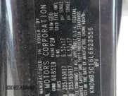 ✅ 2020 Kia Sedona LX • VIN: KNDMB5C16L6623556 • Lot: 86810895. Wystawiony na Copart z przebiegiem 97 015 mil. Bezpłatny archiwum sprzedaży aukcyjnych z USA i szczegółowy raport historii pojazdu na DreamBid. Zdjęcie 13.