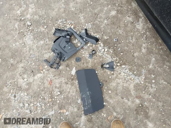 ✅ 2016 BMW 5 Series 550i xDrive • VIN: WBAKP9C5XGD980126 • Lot: 43567631. Wystawiony na IAAI z przebiegiem Nie podano. Bezpłatny archiwum sprzedaży aukcyjnych z USA i szczegółowy raport historii pojazdu na DreamBid. Zdjęcie 11.