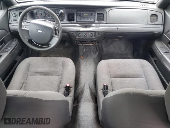 ✅ 2010 Ford Police Interceptor • VIN: 2FABP7BV5AX125560 • Lot: 63524824. Wystawiony na Copart z przebiegiem 313 878 mil. Bezpłatny archiwum sprzedaży aukcyjnych z USA i szczegółowy raport historii pojazdu na DreamBid. Zdjęcie 8.