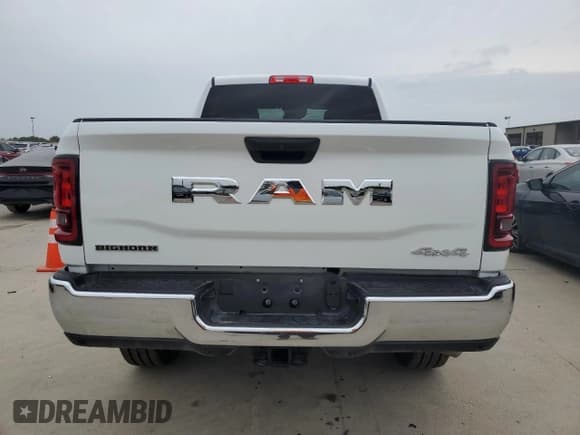 ✅ 2025 Ram 2500 • VIN: 3C63R5DL0SG576598 • Lot: 90080605. Wystawiony na Copart z przebiegiem 3 311 mil. Bezpłatny archiwum sprzedaży aukcyjnych z USA i szczegółowy raport historii pojazdu na DreamBid. Zdjęcie 6.