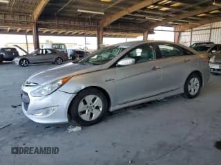 ✅ 2012 Hyundai Sonata Hybrid • VIN: KMHEC4A48CA036986 • Lot: 80523755. Wystawiony na Copart z przebiegiem 178 016 mil. Bezpłatny archiwum sprzedaży aukcyjnych z USA i szczegółowy raport historii pojazdu na DreamBid. Zdjęcie 1.