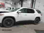 2019 Chevrolet Traverse LT Cloth z VIN 1GNEVGKW1KJ298306, wystawiony jako IAAI lot #43302460 z przebiegiem 76 785 mil mil oraz . Historia ofert i sprzedaży dostępna na DreamBid. Obrazek 14.