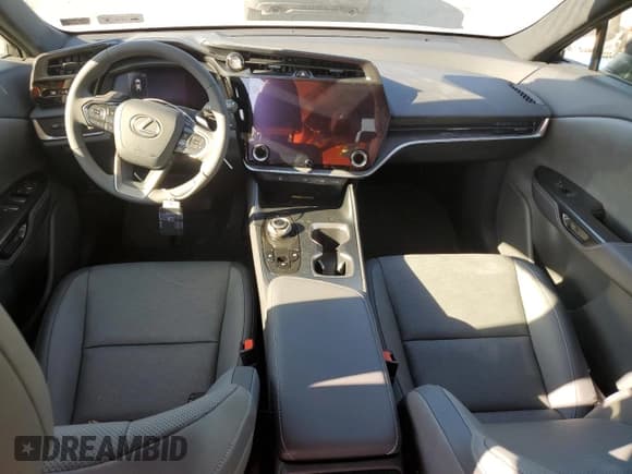 ✅ 2024 Lexus RZ 300e Premium • VIN: JTJABABBXRA001776 • Lot: 76914814. Wystawiony na Copart z przebiegiem 1 391 mil. Bezpłatny archiwum sprzedaży aukcyjnych z USA i szczegółowy raport historii pojazdu na DreamBid. Zdjęcie 8.