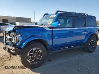 ✅ 2022 Ford Bronco Big Bend • VIN: 1FMEE5BP0NLB46415 • Лот: 85688425. Опубликован ранее на Copart с пробегом 64 693 миль. Бесплатный доступ к архиву аукционных продаж из США и подробный отчёт об истории автомобиля на DreamBid. Изображение 1.