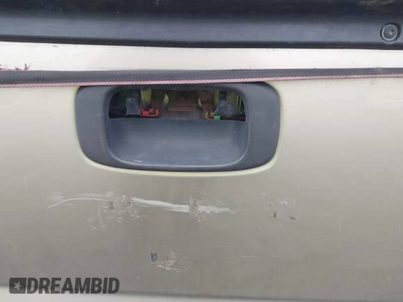 ✅ 2001 Chevrolet Silverado 1500 LT • VIN: 2GCEC19T711249322 • Lot: 41556311. Wystawiony na IAAI z przebiegiem 200 237 mil mil. Skorzystaj z bezpłatnego archiwum sprzedaży aukcyjnych z USA i zobacz szczegółowy raport historii pojazdu na DreamBid. Zdjęcie 13.