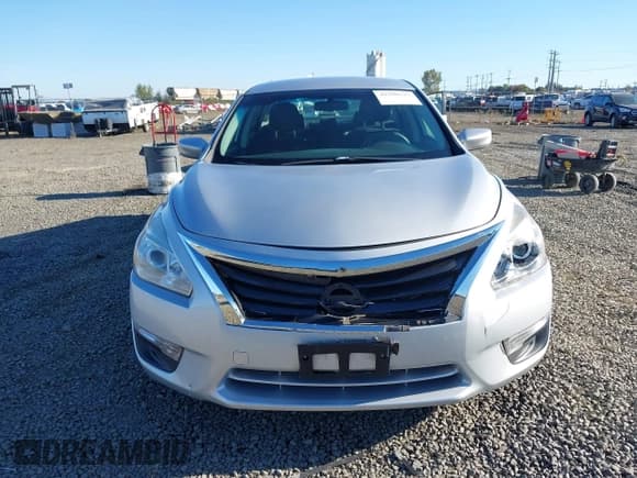✅ 2014 Nissan Altima 2.5 • VIN: 1N4AL3AP5EN261567 • Lot: 43390327. Wystawiony na IAAI z przebiegiem 139 285 mil. Bezpłatny archiwum sprzedaży aukcyjnych z USA i szczegółowy raport historii pojazdu na DreamBid. Zdjęcie 12.