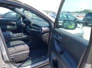 ✅ 2025 Chevrolet Equinox FWD LT • VIN: 3GNAXHEG8SL239846 • Lot: 42784459. Wystawiony na IAAI z przebiegiem 6 804 mil. Bezpłatny archiwum sprzedaży aukcyjnych z USA i szczegółowy raport historii pojazdu na DreamBid. Zdjęcie 5.