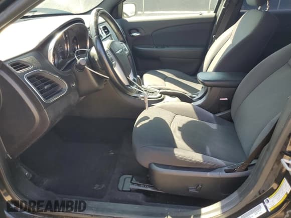 ✅ 2014 Chrysler 200 Touring • VIN: 1C3CCBBG4EN153120 • Lot: 80916615. Listed on Copart with 46,495 mi. Free auction sales archive from the USA and detailed vehicle history report at DreamBid. Image 7.