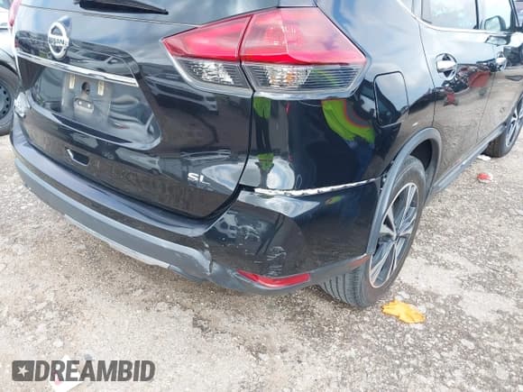 ✅ 2018 Nissan Rogue SV • VIN: 5N1AT2MT5JC807203 • Lot: 43277746. Wystawiony na IAAI z przebiegiem 91 686 mil. Bezpłatny archiwum sprzedaży aukcyjnych z USA i szczegółowy raport historii pojazdu na DreamBid. Zdjęcie 17.