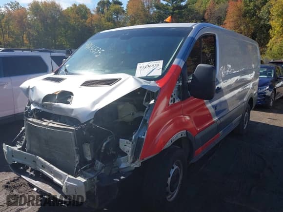 ✅ 2017 Ford Transit • VIN: 1FTYR1ZM0HKB52462 • Lot: 43436535. Wystawiony na IAAI z przebiegiem 124 695 mil. Bezpłatny archiwum sprzedaży aukcyjnych z USA i szczegółowy raport historii pojazdu na DreamBid. Zdjęcie 2.