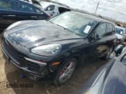 ✅ 2017 Porsche Cayenne GTS • VIN: WP1AD2A22HLA81676 • Lot: 50142495. Wystawiony na Copart z przebiegiem 88 742 mil. Bezpłatny archiwum sprzedaży aukcyjnych z USA i szczegółowy raport historii pojazdu na DreamBid. Zdjęcie 1.