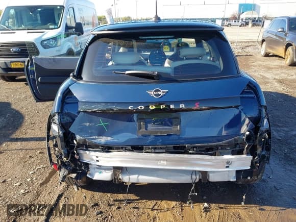 ✅ 2025 MINI Hardtop Cooper S • VIN: WMW23GD06S2X14061 • Lot: 43398715. Wystawiony na IAAI z przebiegiem 4 982 mil. Bezpłatny archiwum sprzedaży aukcyjnych z USA i szczegółowy raport historii pojazdu na DreamBid. Zdjęcie 6.