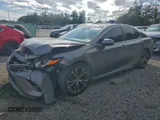 ✅ 2019 Toyota Camry SE • VIN: 4T1B11HK0KU200644 • Лот: 96303265. Опубликован ранее на Copart с пробегом 127 774 миль. Бесплатный доступ к архиву аукционных продаж из США и подробный отчёт об истории автомобиля на DreamBid. Изображение 1.