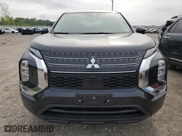 ✅ 2023 Mitsubishi Outlander ES • VIN: JA4J4TA83PZ008334 • Lot: 62741075. Wystawiony na Copart z przebiegiem 16 582 mil. Bezpłatny archiwum sprzedaży aukcyjnych z USA i szczegółowy raport historii pojazdu na DreamBid. Zdjęcie 5.
