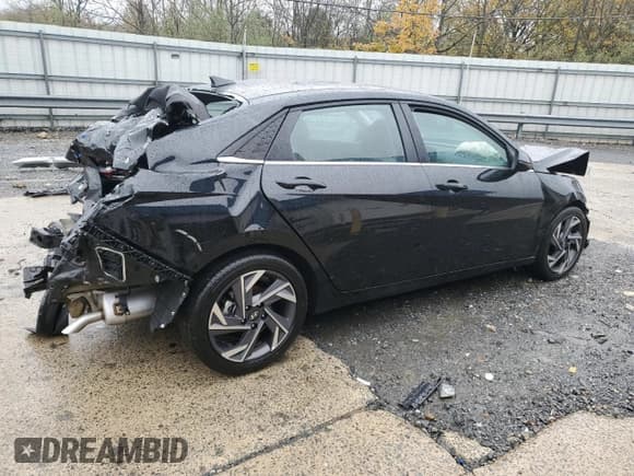 ✅ 2026 Hyundai Elantra Limited • VIN: KMHLP4DG9SU055867 • Лот: 90499125. Опубликован ранее на Copart с пробегом 7 038 миль. Бесплатный доступ к архиву аукционных продаж из США и подробный отчёт об истории автомобиля на DreamBid. Изображение 3.