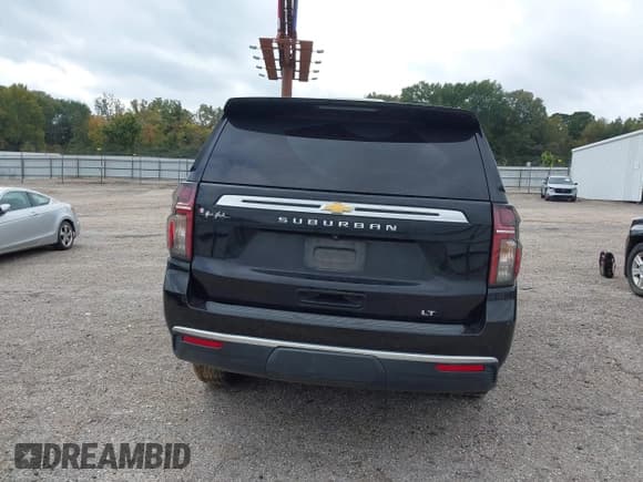 ✅ 2022 Chevrolet Suburban LT • VIN: 1GNSCCKD7NR265722 • Lot: 43502209. Wystawiony na IAAI z przebiegiem 56 391 mil. Bezpłatny archiwum sprzedaży aukcyjnych z USA i szczegółowy raport historii pojazdu na DreamBid. Zdjęcie 15.