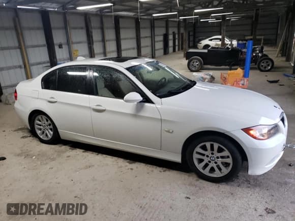 ✅ 2006 BMW 3 Series 325i • VIN: WBAVB17536NK35556 • Lot: 55650085. Wystawiony na Copart z przebiegiem 149 964 mil. Bezpłatny archiwum sprzedaży aukcyjnych z USA i szczegółowy raport historii pojazdu na DreamBid. Zdjęcie 4.