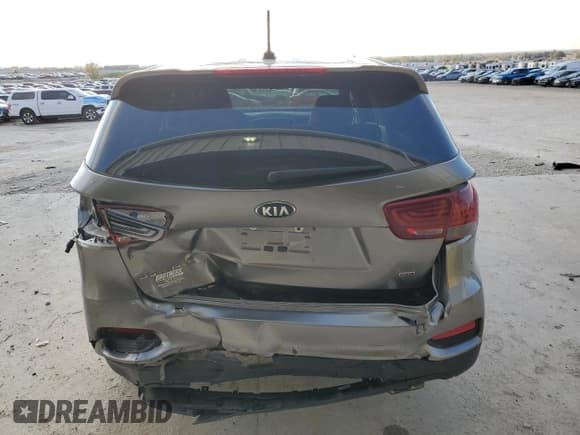 ✅ 2019 Kia Sorento LX • VIN: 5XYPG4A35KG471200 • Лот: 90474615. Опубликован ранее на Copart с пробегом 122 849 миль. Бесплатный доступ к архиву аукционных продаж из США и подробный отчёт об истории автомобиля на DreamBid. Изображение 6.