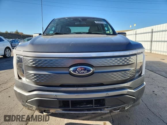 ✅ 2023 Ford F-150 Lightning XLT • VIN: 1FTVW1ELXPWG13571 • Лот: 85959725. Опубликован ранее на Copart с пробегом 16 847 миль. Бесплатный доступ к архиву аукционных продаж из США и подробный отчёт об истории автомобиля на DreamBid. Изображение 5.