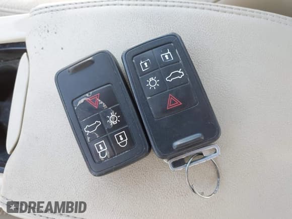 ✅ 2011 Volvo S60 • VIN: YV1902FH8B2009112 • Lot: 43685122. Listed on IAAI with 113,218 mi. Free auction sales archive from the USA and detailed vehicle history report at DreamBid. Image 11.