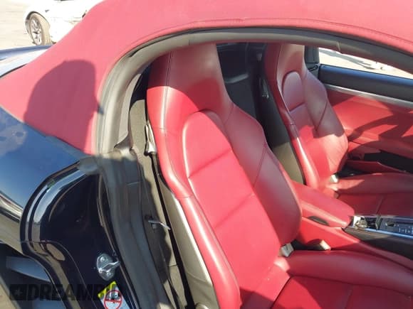 ✅ 2024 Porsche 718 Boxster • VIN: WP0CA2A88RK205559 • Lot: 43765824. Listed on IAAI with 28,224 mi. Free auction sales archive from the USA and detailed vehicle history report at DreamBid. Image 8.