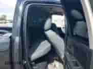 2019 Ram 1500 Tradesman z VIN 1C6RR6FT1KS712775, wystawiony jako IAAI lot #43279915 z przebiegiem 64 000 mil mil oraz . Historia ofert i sprzedaży dostępna na DreamBid. Obrazek 8.