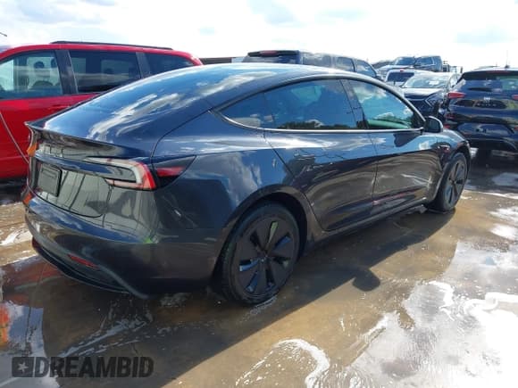 ✅ 2025 Tesla Model 3 Long Range • VIN: 5YJ3E1EA5SF978729 • Lot: 43384298. Wystawiony na IAAI z przebiegiem 11 689 mil. Bezpłatny archiwum sprzedaży aukcyjnych z USA i szczegółowy raport historii pojazdu na DreamBid. Zdjęcie 4.