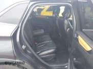 ✅ 2015 Lincoln MKC • VIN: 5LMCJ1A93FUJ09124 • Lot: 42893884. Wystawiony na IAAI z przebiegiem 104 011 mil. Bezpłatny archiwum sprzedaży aukcyjnych z USA i szczegółowy raport historii pojazdu na DreamBid. Zdjęcie 8.