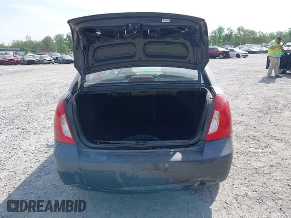 ✅ 2010 Hyundai Accent GLS • VIN: KMHCN4AC9AU483041 • Лот: 42083681. Опубликован ранее на IAAI с пробегом 205 958 миль. Бесплатный доступ к архиву аукционных продаж из США и подробный отчёт об истории автомобиля на DreamBid. Изображение 16.