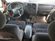 ✅ 2001 Chevrolet Blazer LT • VIN: 1GNDT13W11K207802 • Lot: 47855435. Wystawiony na Copart z przebiegiem 104 304 mil. Bezpłatny archiwum sprzedaży aukcyjnych z USA i szczegółowy raport historii pojazdu na DreamBid. Zdjęcie 8.