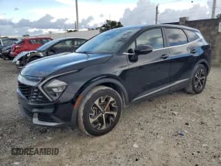 ✅ 2023 Kia Sportage EX • VIN: 5XYK33AF1PG086086 • Лот: 85493255. Опубликован ранее на Copart с пробегом 24 388 миль. Бесплатный доступ к архиву аукционных продаж из США и подробный отчёт об истории автомобиля на DreamBid. Изображение 1.