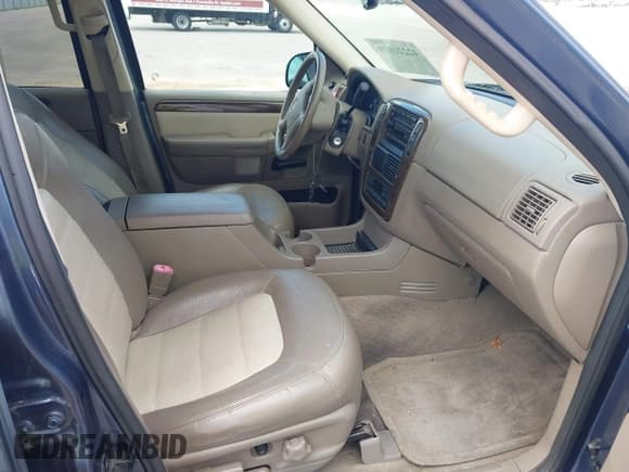 ✅ 2004 Ford Explorer Eddie Bauer • VIN: 1FMZU74K94UB41661 • Lot: 42221029. Listed on IAAI with 169,758 mi. Free auction sales archive from the USA and detailed vehicle history report at DreamBid. Image 5.