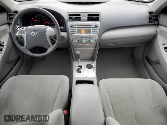 ✅ 2007 Toyota Camry CE • VIN: 4T1BE46K27U642969 • Lot: 93036635. Wystawiony na Copart z przebiegiem 209 968 mil. Bezpłatny archiwum sprzedaży aukcyjnych z USA i szczegółowy raport historii pojazdu na DreamBid. Zdjęcie 8.