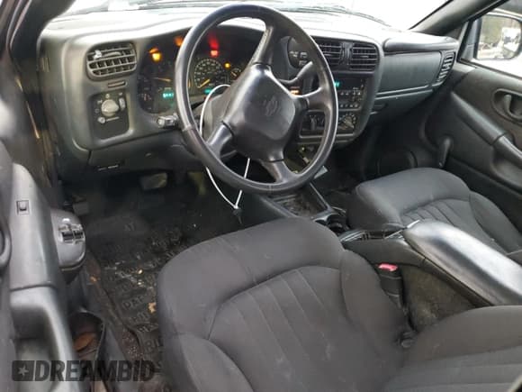 ✅ 2003 Chevrolet S-10 LS • VIN: 1GCDT19X238168971 • Лот: 83415254. Опубликован ранее на Copart с пробегом 138 443 миль. Бесплатный доступ к архиву аукционных продаж из США и подробный отчёт об истории автомобиля на DreamBid. Изображение 8.