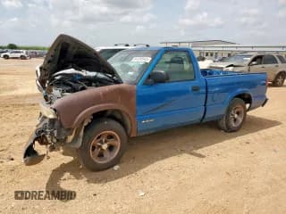 ✅ 2000 Chevrolet S-10 • VIN: 1GCCS1440YK138180 • Лот: 64830645. Опубликован ранее на Copart с пробегом Не указан. Бесплатный доступ к архиву аукционных продаж из США и подробный отчёт об истории автомобиля на DreamBid. Изображение 1.