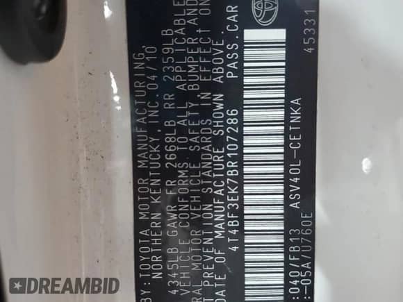 2011 Toyota Camry LE z VIN 4T4BF3EK7BR107286, wystawiony jako Copart lot #85487955 z przebiegiem 162 289 mil mil oraz Czysty tytuł • Clean title. Historia ofert i sprzedaży dostępna na DreamBid. Obrazek 12.