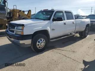 2003 Chevrolet Silverado 3500 LT с VIN 1GCJK33153F252378, выставлен на аукционе Copart как лот 46242705 с пробегом 251 903 миль миль и Списание • Salvage title. История ставок и продаж доступна на DreamBid. Изображение 1.