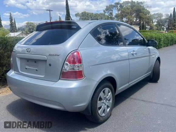 ✅ 2009 Hyundai Accent Auto GS • VIN: KMHCM36C39U134362 • Lot: 55902835. Wystawiony na Copart z przebiegiem 59 131 mil mil. Skorzystaj z bezpłatnego archiwum sprzedaży aukcyjnych z USA i zobacz szczegółowy raport historii pojazdu na DreamBid. Zdjęcie 4.