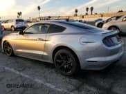 ✅ 2020 Ford Mustang EcoBoost Premium • VIN: 1FA6P8THXL5176668 • Lot: 92401365. Wystawiony na Copart z przebiegiem 108 714 mil. Bezpłatny archiwum sprzedaży aukcyjnych z USA i szczegółowy raport historii pojazdu na DreamBid. Zdjęcie 2.