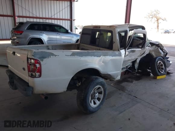 ✅ 2000 Ford Ranger XL • VIN: 1FTYR14C8YPC08441 • Lot: 41261747. Wystawiony na IAAI z przebiegiem 258 755 mil. Bezpłatny archiwum sprzedaży aukcyjnych z USA i szczegółowy raport historii pojazdu na DreamBid. Zdjęcie 4.